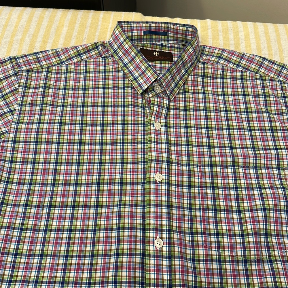 Men’s casual short sleeve button up